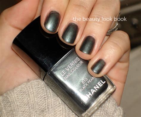 Chanel nail colour (Le Vernis) 513 Black Pearl 